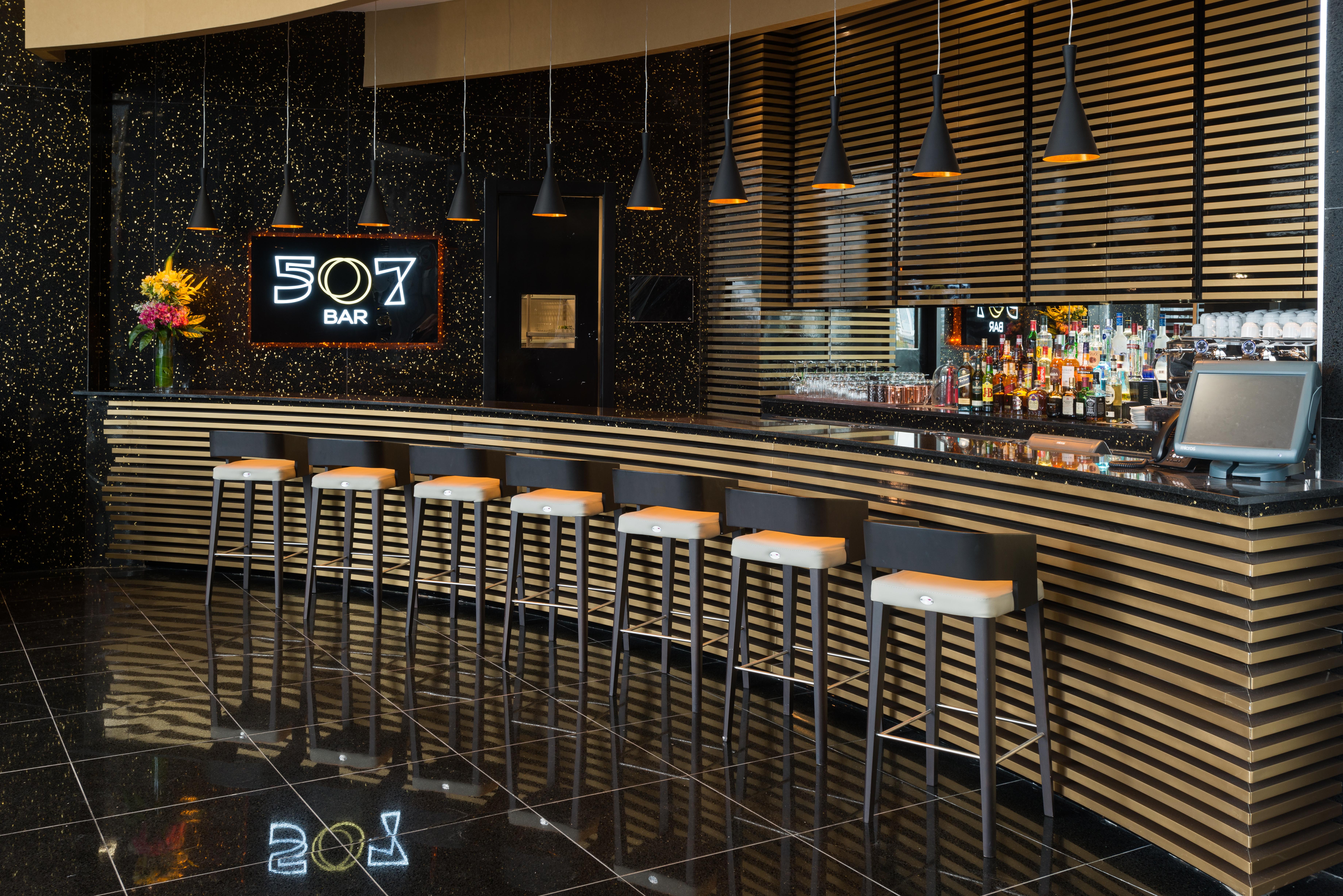Hotel Las Americas Golden Tower Panama Eksteriør billede 507 Bar