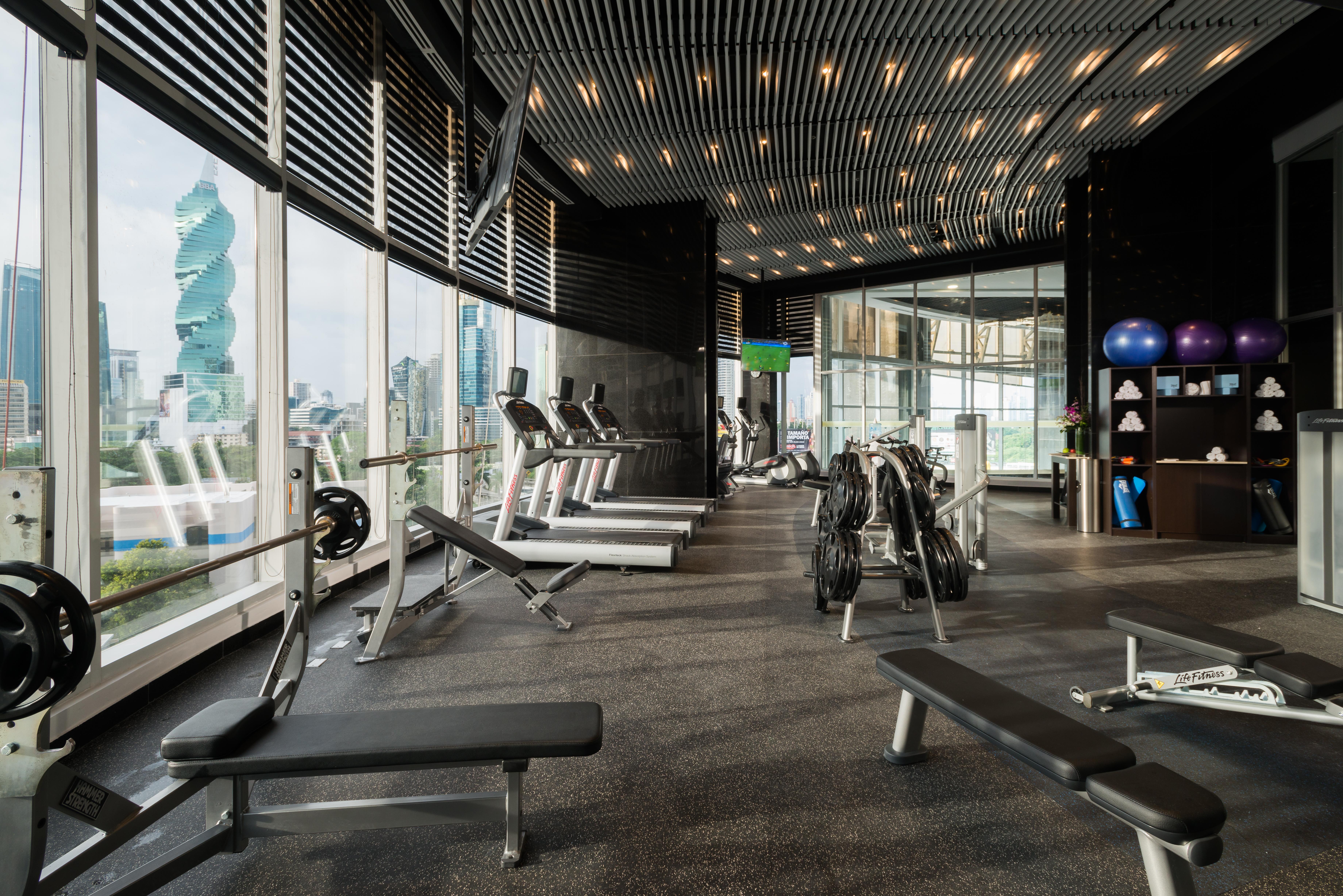 Hotel Las Americas Golden Tower Panama Eksteriør billede The gym at the 101 Tower
