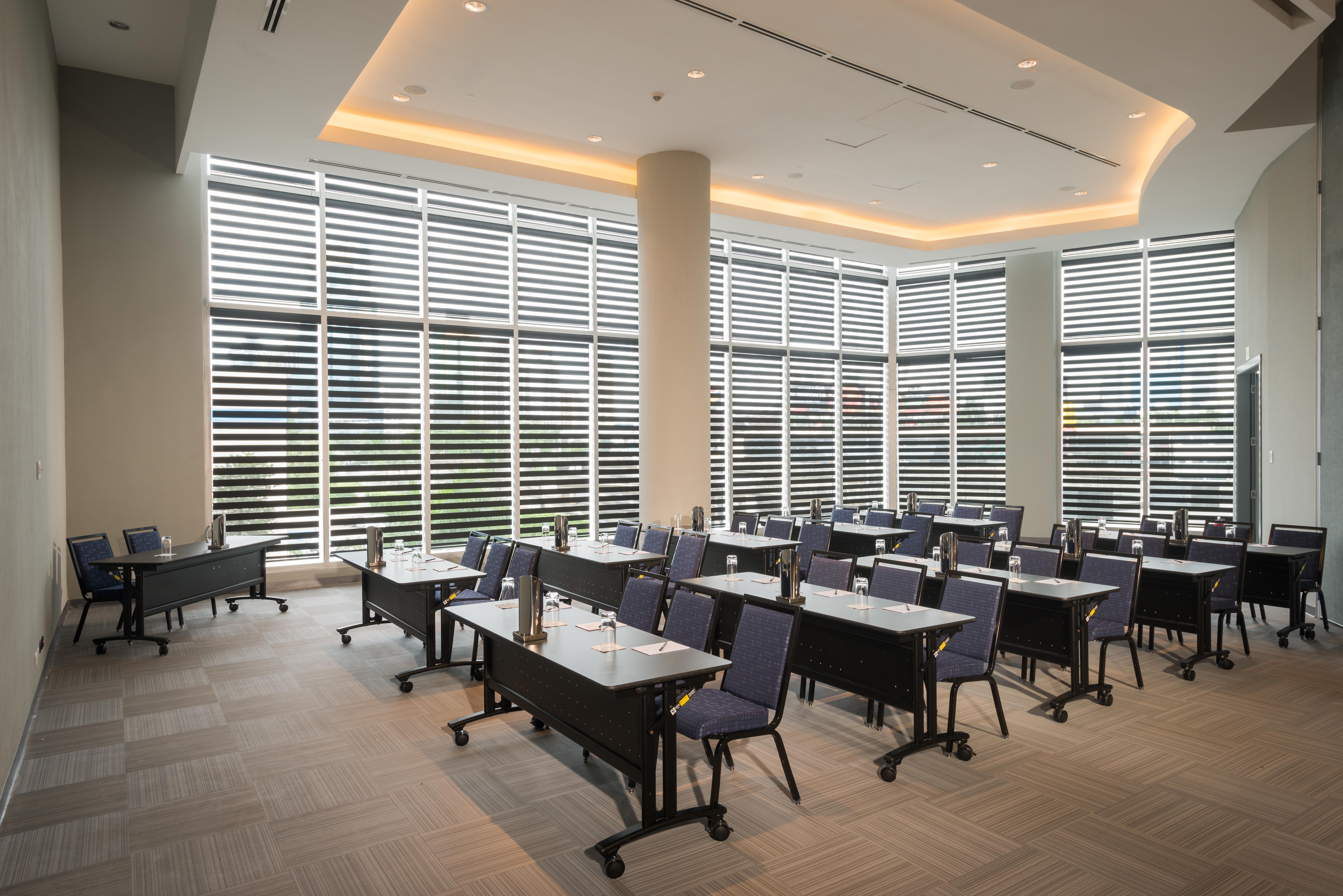 Hotel Las Americas Golden Tower Panama Eksteriør billede The meeting room