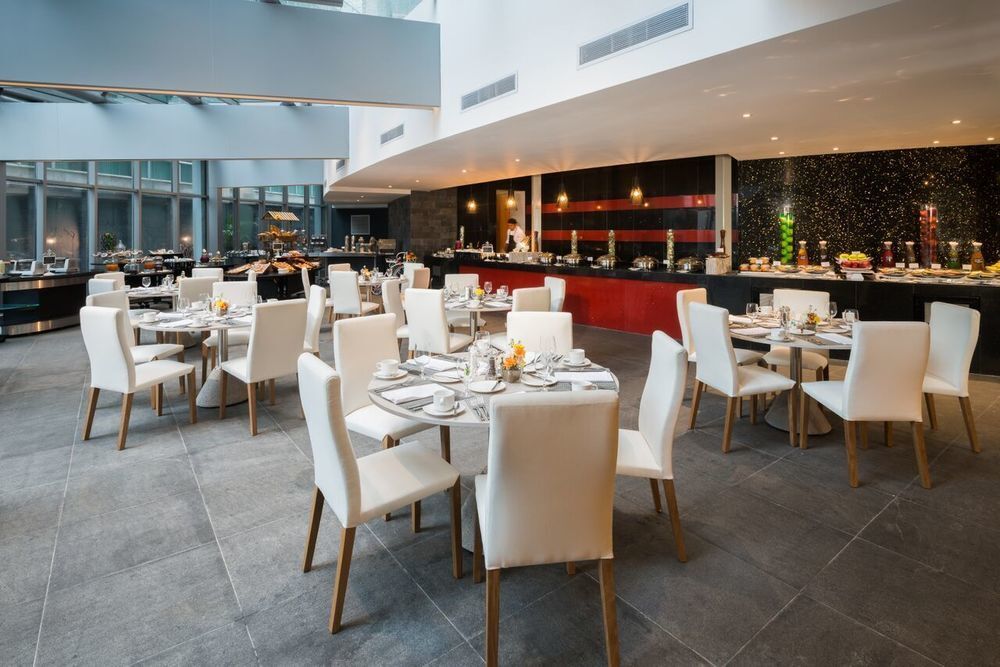 Hotel Las Americas Golden Tower Panama Eksteriør billede The restaurant